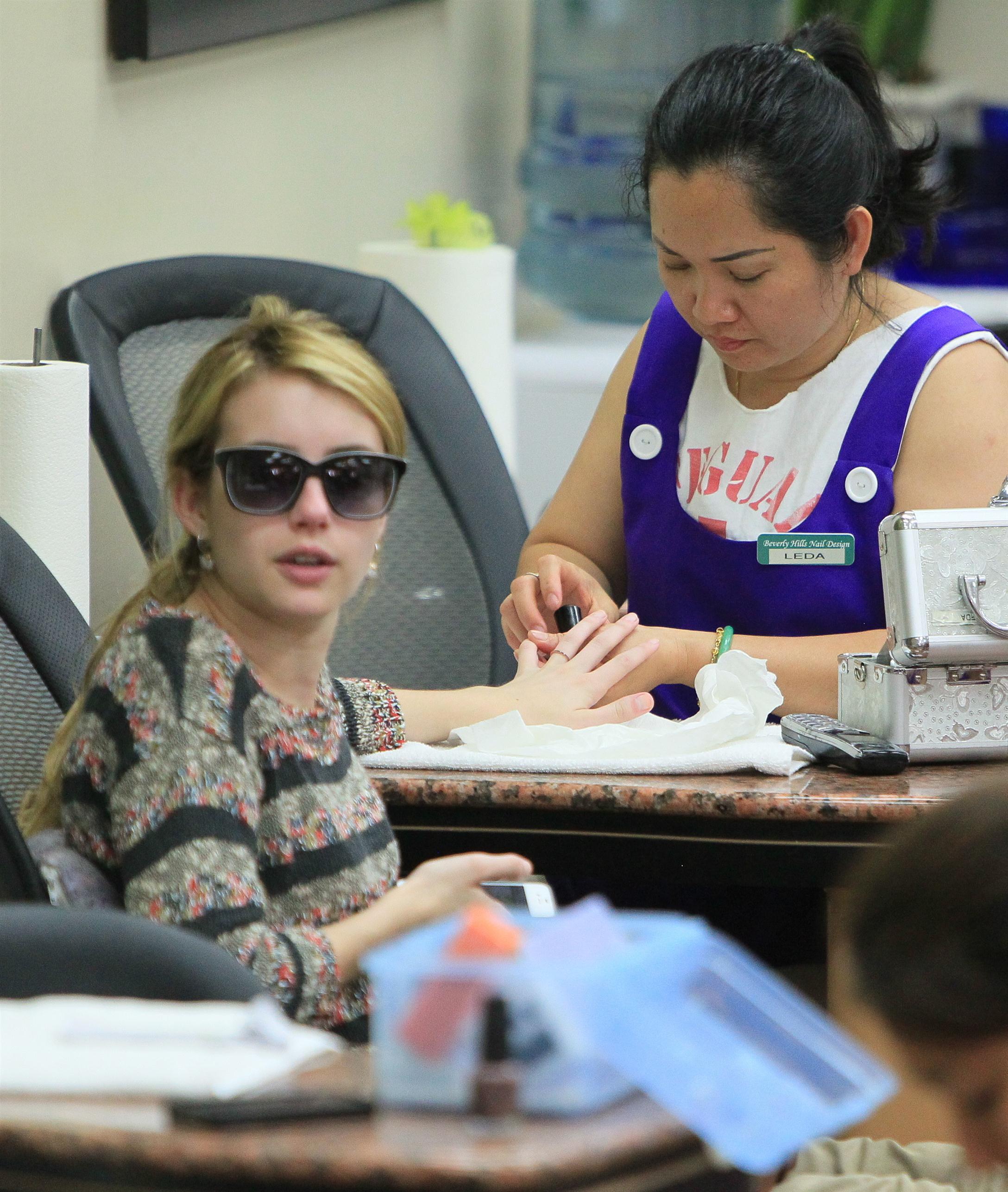 Emma Roberts leaving a nail salon in Beverly Hills photos | Picture 63926